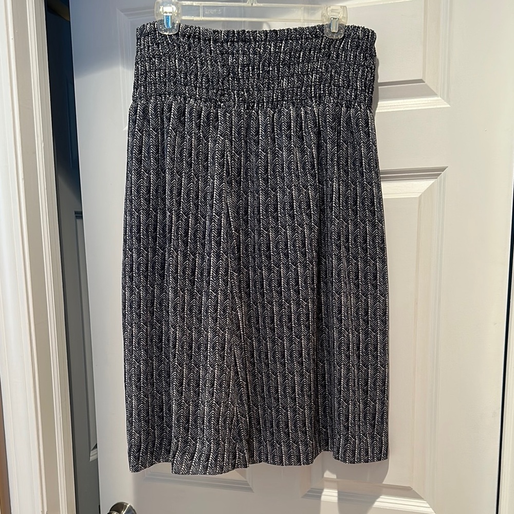Banana Republic Lightweight Wide Elastic Waist Skirt - never worn!